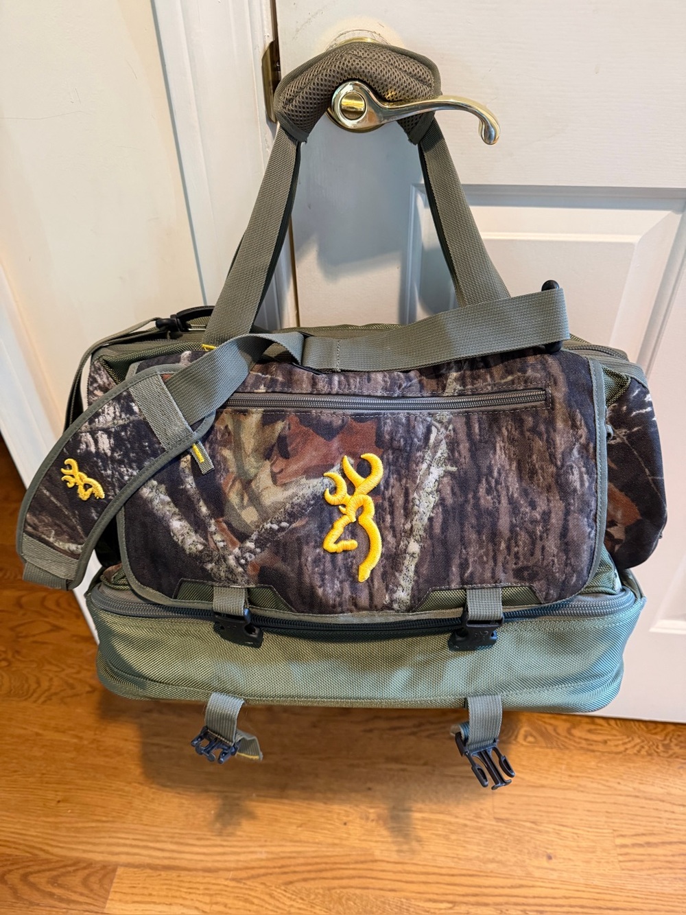 Fishpond Large Camo Duffle Bag - Green. Mint condition - Picture 5 of 12